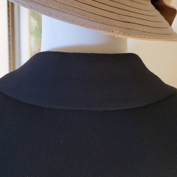 St. John Basics 2-Button Black Blazer in Classic Santana Knit, Size 8 - Picture 8 of 12